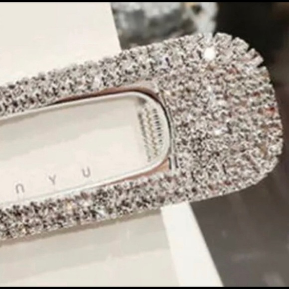 Super Elegant Rhinestone Hairclip to Enhance your Casual or Night Our Hair look - Picture 5 of 6